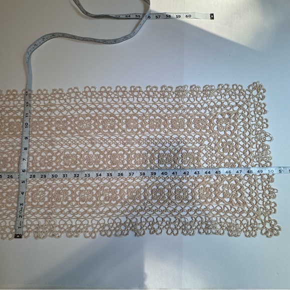 Vintage Delicate Tatting Lace Doily Table Runner Rectangular Cream Runner - Picture 5 of 7